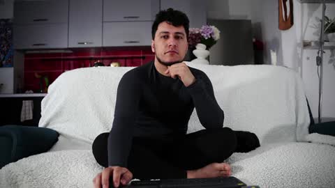 frankhairy online show from February 2, 2025, 11:19 am