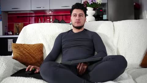 frankhairy online show from February 6, 2025, 9:53 am