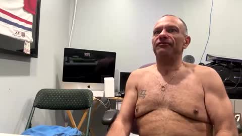 Snapshot of frankyjones8989 chatting on April 25, 2026, 5:21 am Frany online show from April 25, 2026, 5:21 am