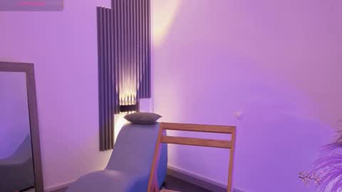 Fransheska online show from March 1, 2026, 11:56 am