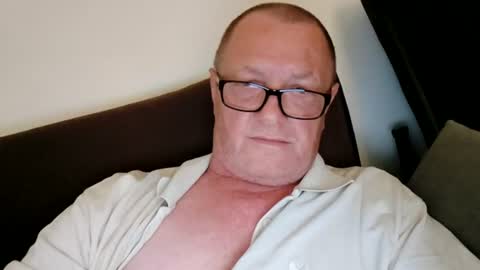 Snapshot of frauenfeind1 chatting on July 9, 2026, 6:39 am Wolfi online show from July 9, 2026, 6:39 am