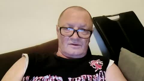 Snapshot of frauenfeind1 chatting on August 2, 2026, 5:39 am Wolfi online show from August 2, 2026, 5:39 am