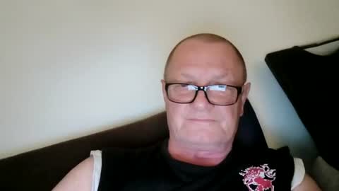 Snapshot of frauenfeind1 chatting on August 3, 2026, 6:23 am Wolfi online show from August 3, 2026, 6:23 am