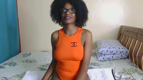 Nessa-Independent model online show from December 8, 2024, 7:22 pm