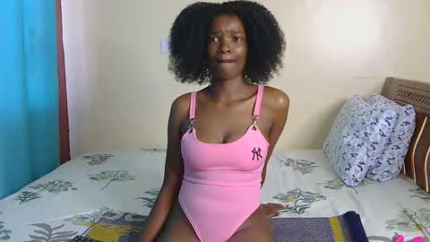 Nessa-Independent model online show from December 31, 2024, 7:20 am