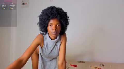 Nessa-Independent model online show from November 13, 2025, 6:23 am