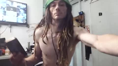 Snapshot of freaktwink420 chatting on October 1, 2025, 9:15 am Squirrel twink online show from October 1, 2025, 9:15 am