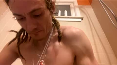 Squirrel twink online show from December 18, 2025, 5:46 am