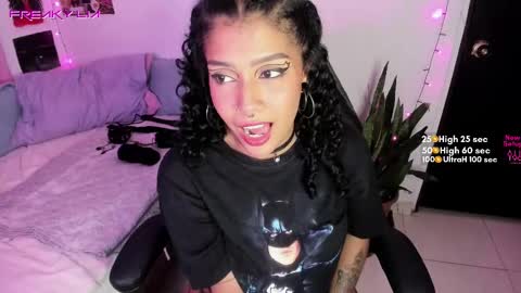 Lia Gomez online show from February 24, 2025, 11:52 pm