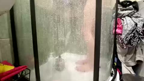 Hell In Us online show from April 5, 2026, 11:57 pm