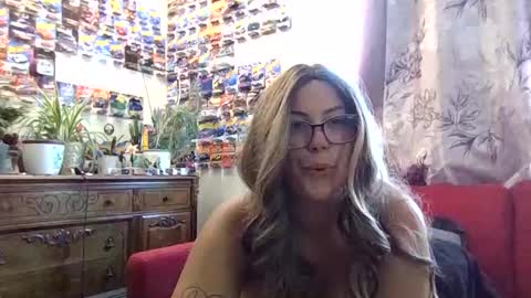 Snapshot of freakydreama chatting on June 8, 2026, 6:19 pm FreakyDreama online show from June 8, 2026, 6:19 pm