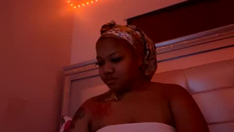 Snapshot of freakymaa chatting on May 19, 2026, 5:36 am Freakymaa online show from May 19, 2026, 5:36 am