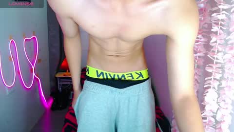 Snapshot of freakymarkxxx chatting on April 29, 2026, 5:30 pm Mark online show from April 29, 2026, 5:30 pm