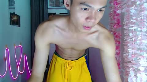 Snapshot of freakymarkxxx chatting on May 2, 2026, 3:50 pm Mark online show from May 2, 2026, 3:50 pm