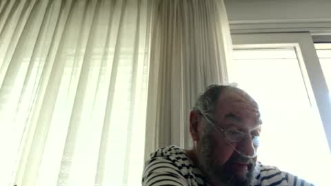 Snapshot of fredaldavid chatting on July 6, 2026, 8:22 am David Fredal online show from July 6, 2026, 8:22 am