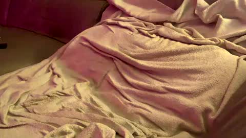 Freddiefirefly online show from February 26, 2025, 9:48 pm