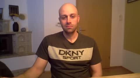 freddow online show from November 26, 2025, 1:56 pm