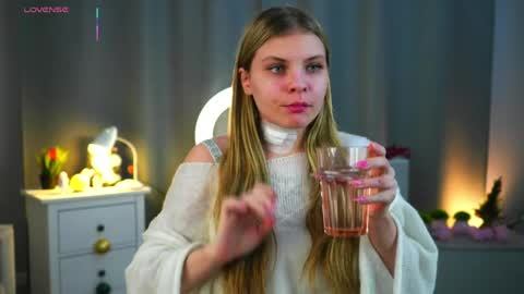 Hey im Olivia im glat to see you in mu room3 online show from April 13, 2026, 2:00 pm