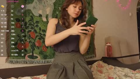 Mia online show from April 13, 2026, 8:20 am