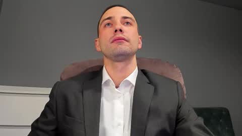 Andrew online show from December 1, 2025, 8:36 pm