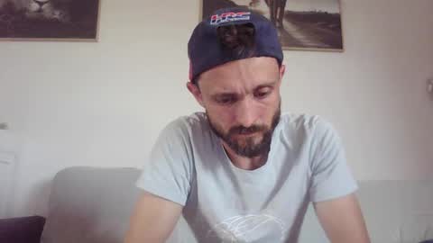 french_truck online show from April 19, 2026, 3:55 pm