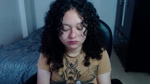 Snapshot of freud_x_louise1 chatting on December 7, 2024, 6:54 am Louise  online show from December 7, 2024, 6:54 am