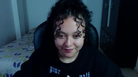 Snapshot of freud_x_louise1 chatting on February 24, 2025, 2:08 am Louise  online show from February 24, 2025, 2:08 am