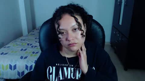 Snapshot of freud_x_louise1 chatting on March 7, 2025, 5:18 am Louise  online show from March 7, 2025, 5:18 am