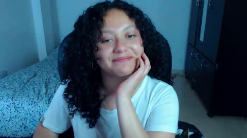 Snapshot of freud_x_louise1 chatting on September 9, 2025, 4:56 am Louise  online show from September 9, 2025, 4:56 am