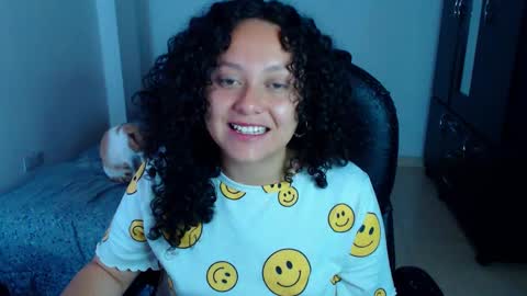 Snapshot of freud_x_louise1 chatting on September 15, 2025, 12:16 pm Louise  online show from September 15, 2025, 12:16 pm