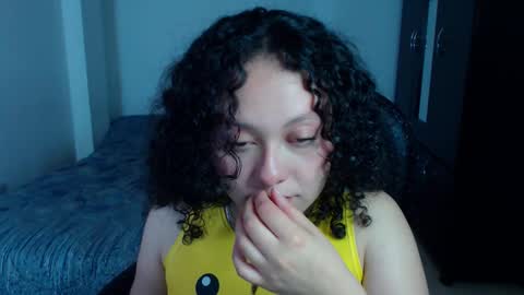 Snapshot of freud_x_louise1 chatting on November 3, 2025, 4:03 am Louise  online show from November 3, 2025, 4:03 am