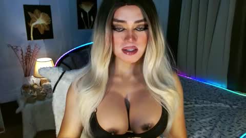 Snapshot of freya_lovestocum chatting on March 20, 2026, 12:48 am Miss Frea online show from March 20, 2026, 12:48 am