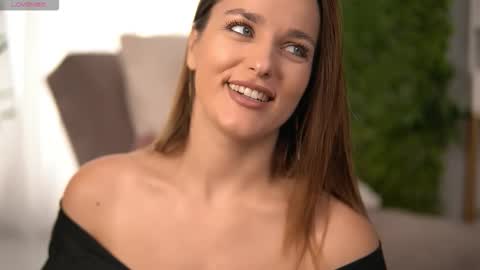 freyaheart online show from October 12, 2025, 6:34 am