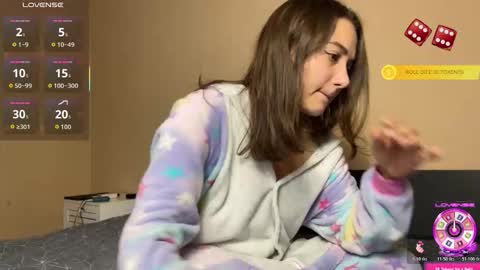 FreyaOliver online show from November 5, 2025, 10:54 pm