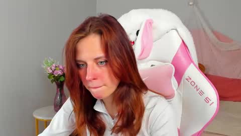 FreyaVeys online show from June 19, 2026, 5:12 am