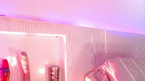 Snapshot of freyjashine_x chatting on December 10, 2024, 2:59 am FREYJA LOREN online show from December 10, 2024, 2:59 am