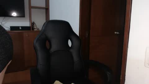 Snapshot of freyjashine_x chatting on October 7, 2025, 12:08 am FREYJA LOREN online show from October 7, 2025, 12:08 am