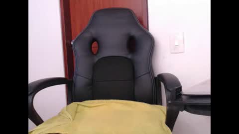 Snapshot of freyjashine_x chatting on October 12, 2025, 5:12 pm FREYJA LOREN online show from October 12, 2025, 5:12 pm