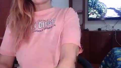 FREYJA LOREN online show from May 15, 2026, 11:06 am