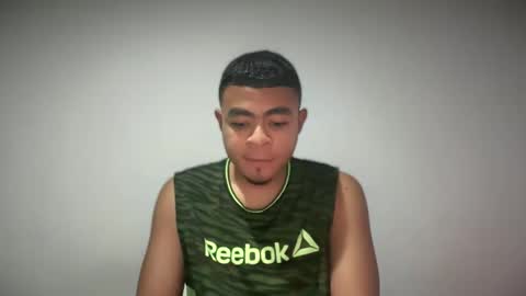 freyva_ online show from February 3, 2025, 5:18 am