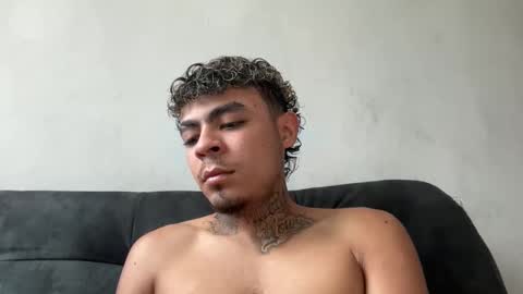 freyva_ online show from December 2, 2025, 6:58 pm