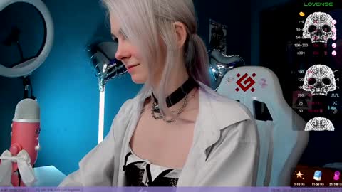 Snapshot of frida_fortune chatting on January 28, 2025, 2:21 am Frida A boost to fortune for the one who gives a thumbs up and a bonus lucky for those who support me by joining the fanclub online show from January 28, 2025, 2:21 am