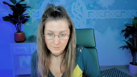 Snapshot of fridatander chatting on March 6, 2025, 7:10 pm Frida Tander online show from March 6, 2025, 7:10 pm