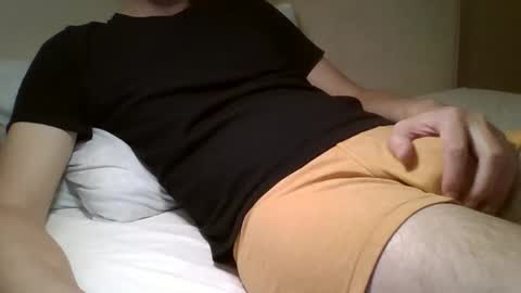 Snapshot of friendly_frank_18 chatting on October 31, 2025, 1:06 am friendly_frank_18 online show from October 31, 2025, 1:06 am