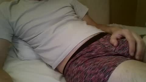 Snapshot of friendly_frank_18 chatting on November 7, 2025, 12:43 am friendly_frank_18 online show from November 7, 2025, 12:43 am