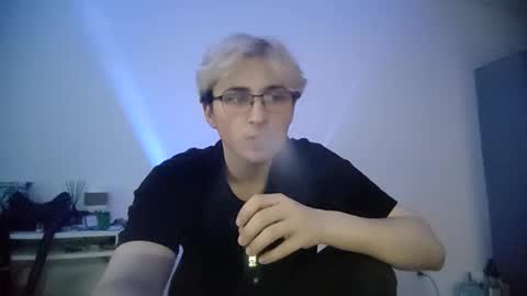 Snapshot of frill1 chatting on March 1, 2026, 12:18 pm frill1 online show from March 1, 2026, 12:18 pm