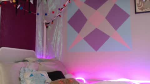 Snapshot of friskyflowers chatting on October 18, 2025, 5:03 pm cherry online show from October 18, 2025, 5:03 pm