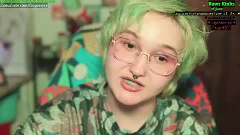 Snapshot of frogessjay chatting on June 28, 2026, 12:49 am Jaywise Frogfoot online show from June 28, 2026, 12:49 am