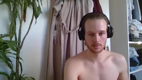 frozenyoga online show from February 23, 2025, 3:51 pm