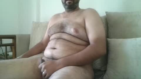 Snapshot of fruti_loops chatting on November 23, 2025, 6:57 am fruti loops Bull online show from November 23, 2025, 6:57 am